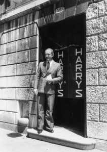 Giuseppe Cipriani outside Harry's Bar